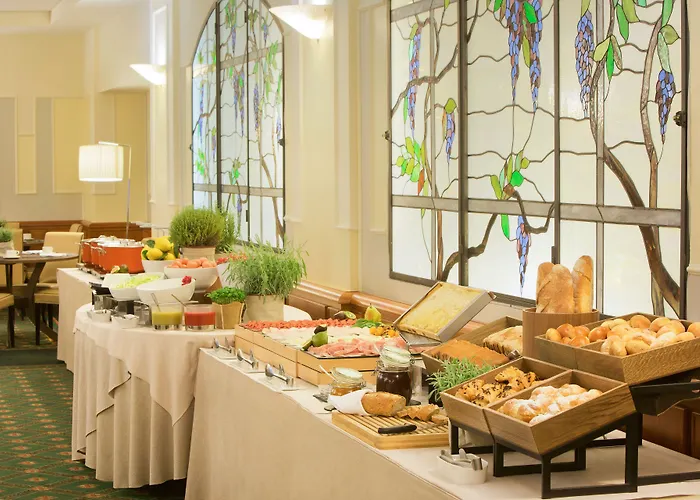 Starhotels Business Palace Otel 4*