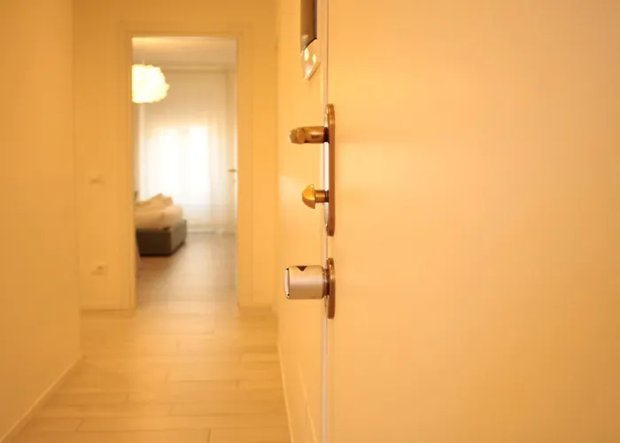 Italianway - The B Village New * Milan