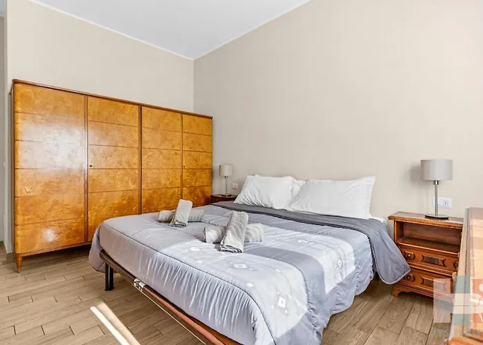 Ap52 - 10 Minutes From Station - *