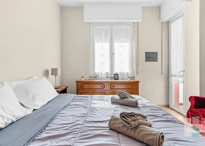 Ap52 - 10 Minutes From Station - *