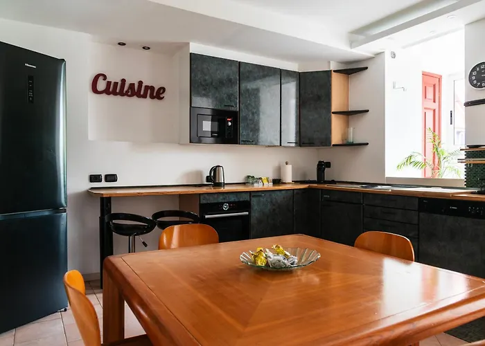 Youhosty - Secret Garden