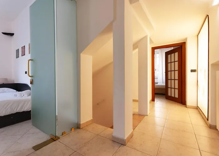 Youhosty - Secret Garden