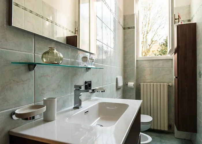 Youhosty - Secret Garden Milán