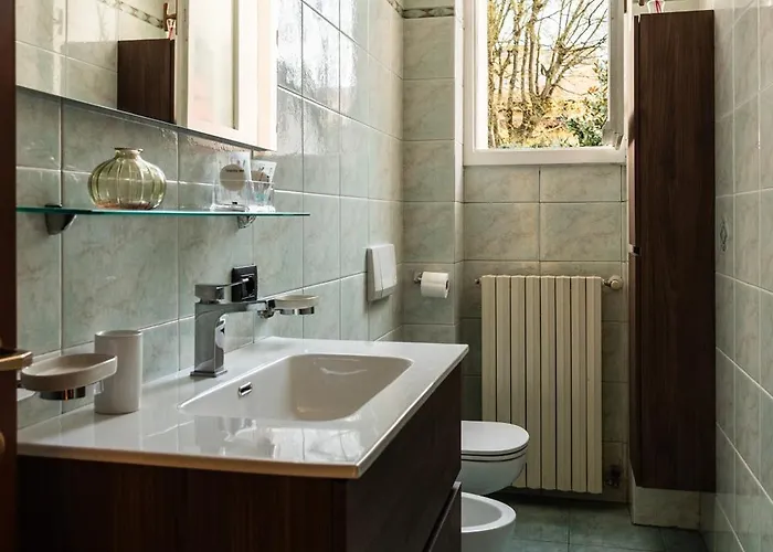 Youhosty - Secret Garden