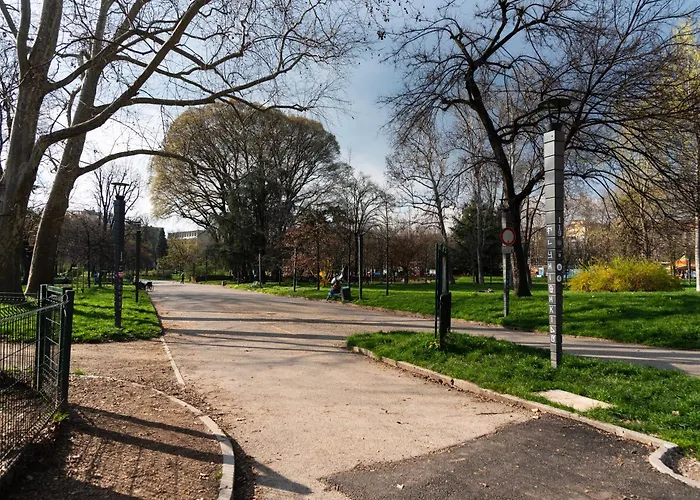 Youhosty - Secret Garden Apartmán