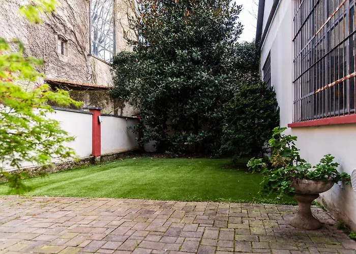 Youhosty - Secret Garden