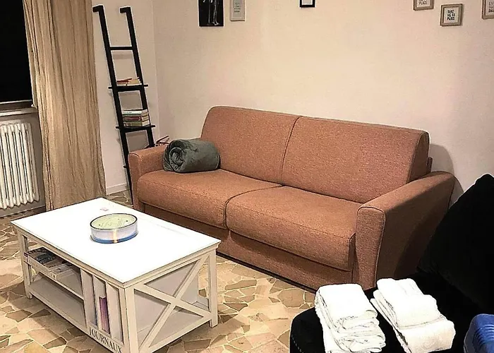 Exclusive Deluxe Between Duomo & San Siro