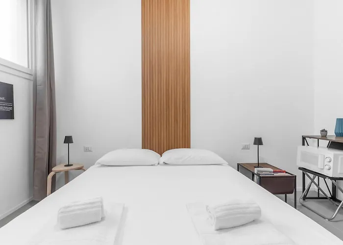 12 -near Train Station -15 Min Rho Fiera-duomo-malpensa בית הארחה מילאנו