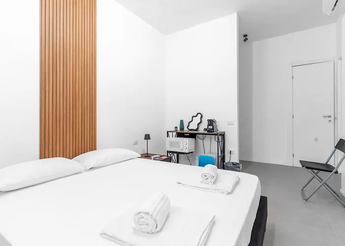 12 -near Train Station -15 Min Rho Fiera-duomo-malpensa בית הארחה מילאנו