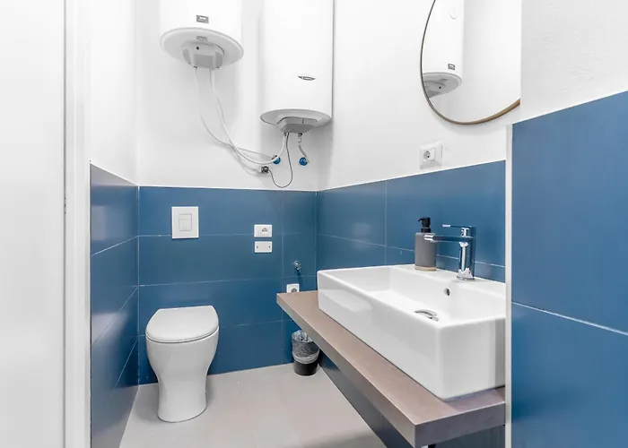 בית הארחה 12 -near Train Station -15 Min Rho Fiera-duomo-malpensa 3*