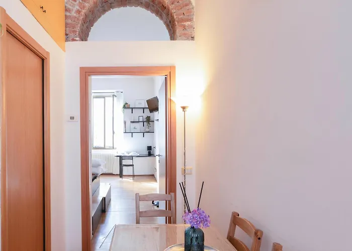 Naviglio Grande Zona Tortona *