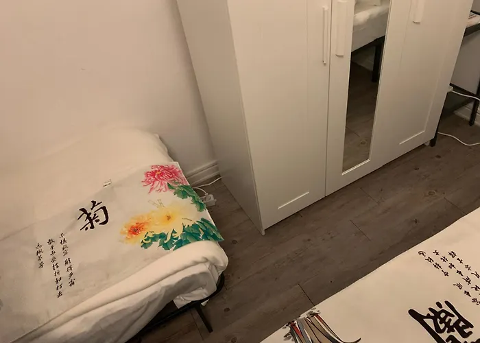 Kwatera prywatna Quiet & Relaxing Place - 1 Min To Metro - Later Check-in After At 19 - Lgbt Friendly - Private & Shared - Ideal For Women - No People Do Not Respect The Time - No People Do Not For Sleep Before Midnight 24 Mediolan