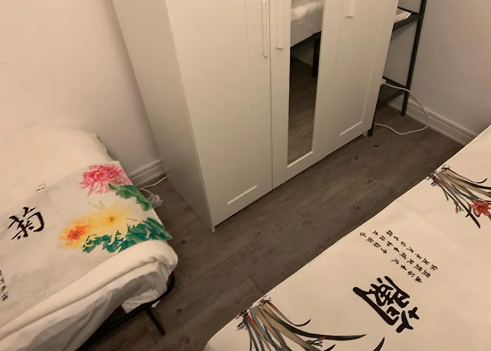 Alloggio in famiglia Quiet & Relaxing Place - 1 Min To Metro - Later Check-in After At 19 - Lgbt Friendly - Private & Shared - Ideal For Women - No People Do Not Respect The Time - No People Do Not For Sleep Before Midnight 24 Milano