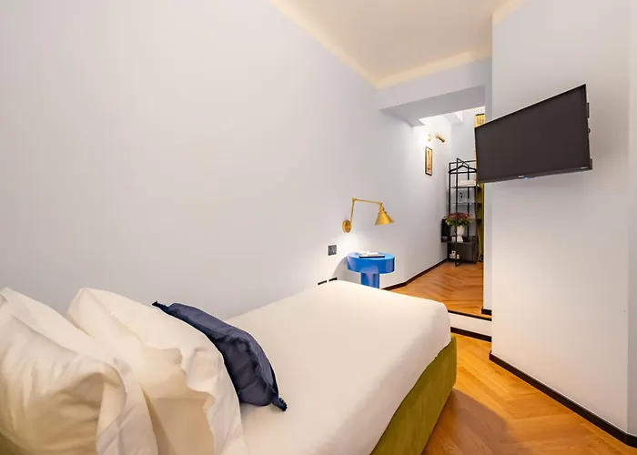 V-collection Solferino ميلان