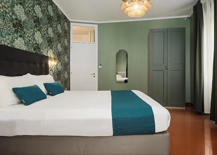 Stylish Two-bedroom Near Fiera Exhibition Area Just Minutes From Wagner Metro Station Red Line M1 Apartment