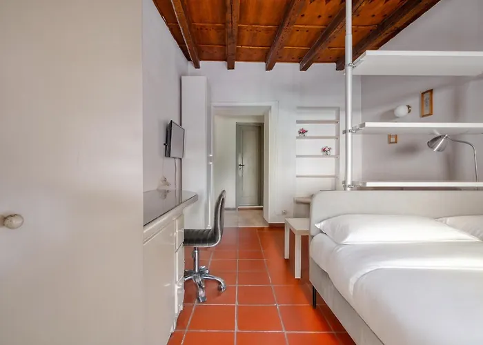 Hostmate - - Savona - Solari * Milano