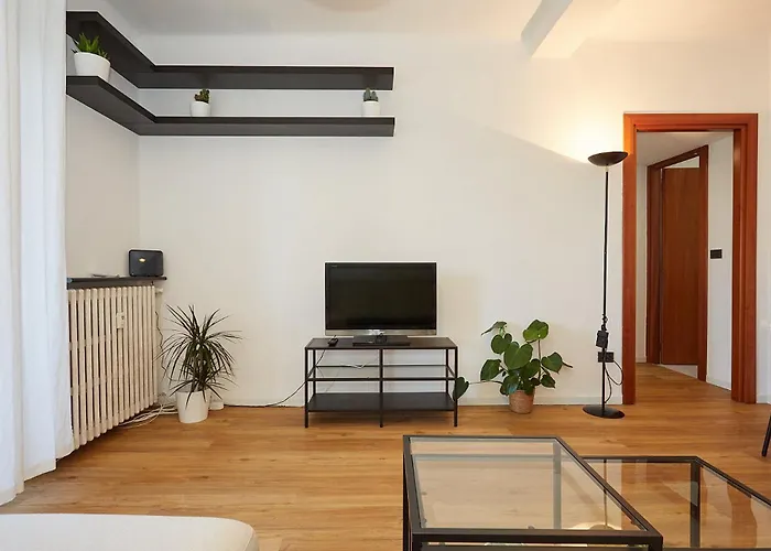 Family Friendly & Spacious W Balcony Metro Milano
