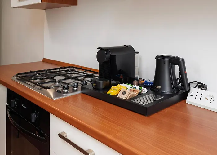 Apartment Stylish Two-bedroom Near Fiera Exhibition Area Just Minutes From Wagner Metro Station Red Line M1 *