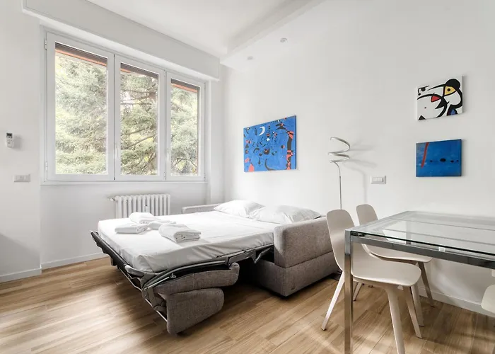 Апартаменты Joivy Stylish 2-bedroom Flat Near Citylife District