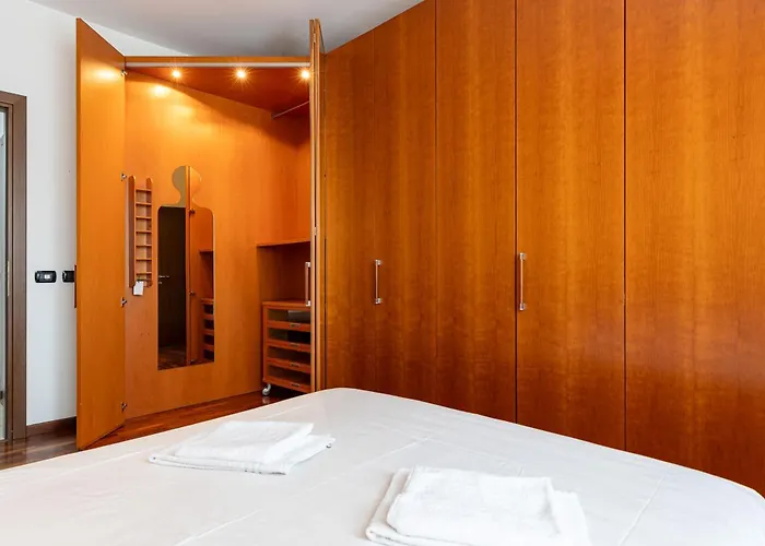 Lovely 15m From Duomo M1 Milano