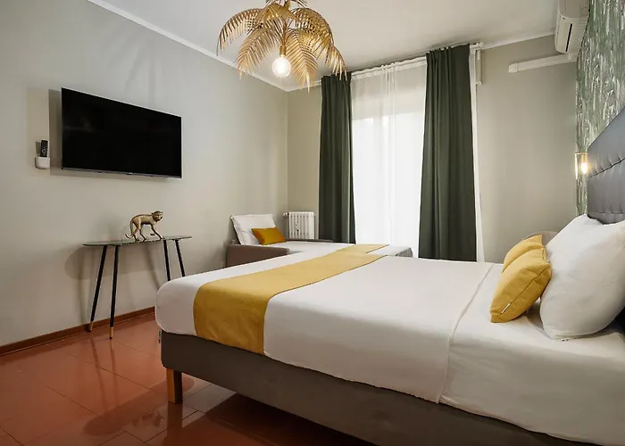 Apartment Stylish Two-bedroom Near Fiera Exhibition Area Just Minutes From Wagner Metro Station Red Line M1 *