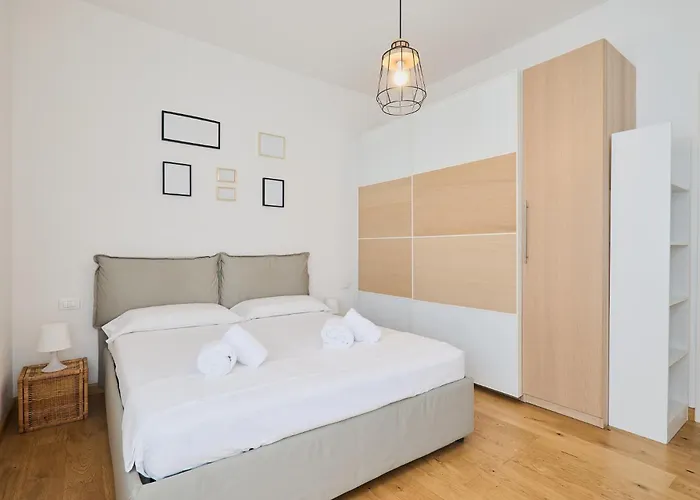 Apartment The Nook Isola Milan