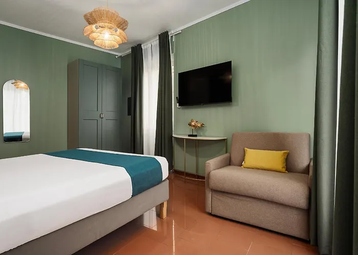 Apartment Stylish Two-bedroom Near Fiera Exhibition Area Just Minutes From Wagner Metro Station Red Line M1 Milan