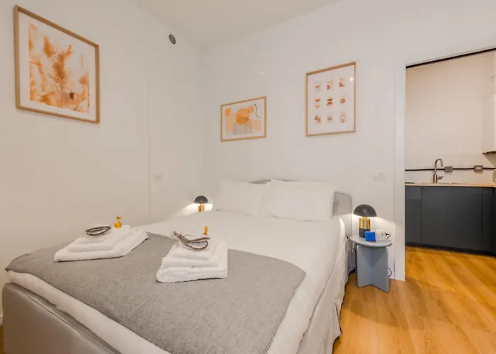 Naviglio M4 Relax E Design * ミラノ