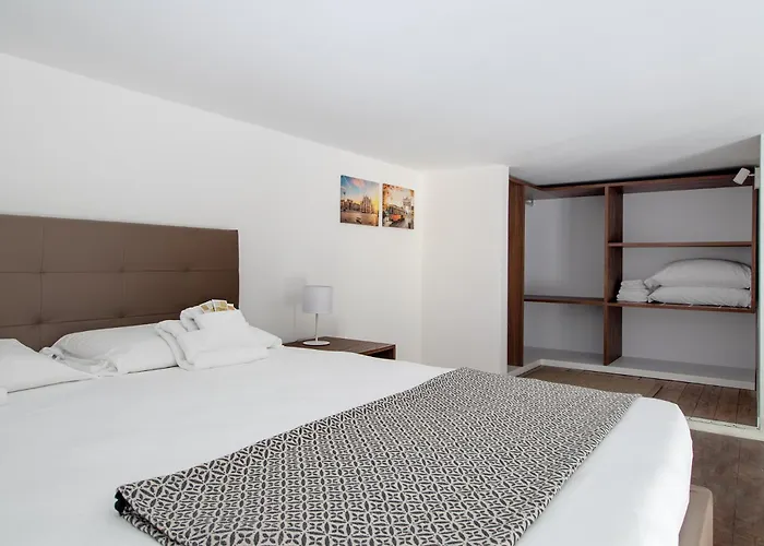 The Vertical House - Elegant Refuge On Two Floors Lägenhet