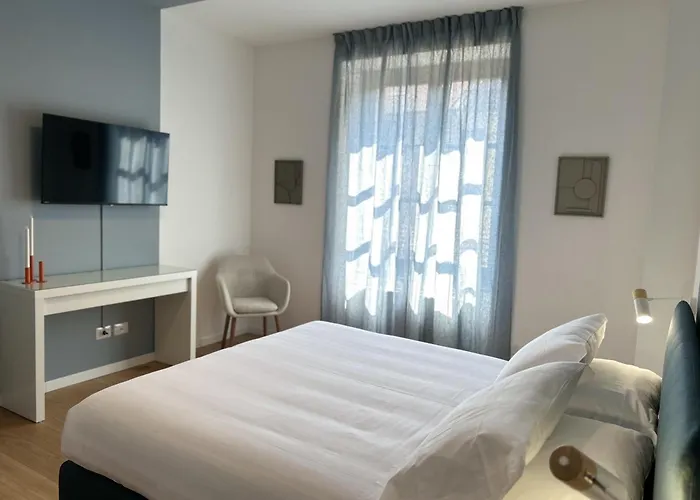 Fifty Eight Repubblica Three Bedrooms アパート