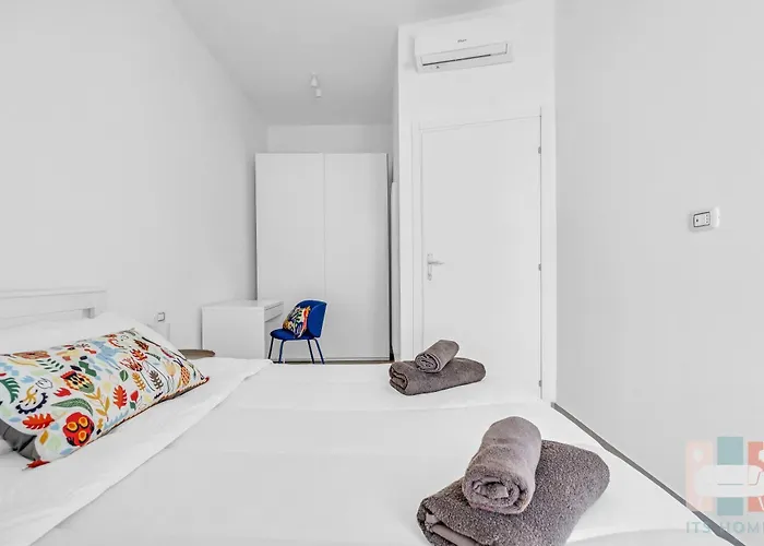 Flu10 -crescenzago- Bright - Wi-fi - Milánó