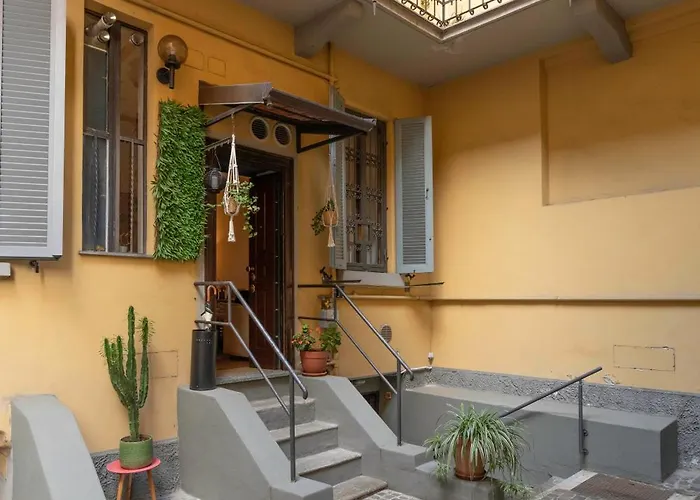 Naviglio Grande Zona Tortona * Milan