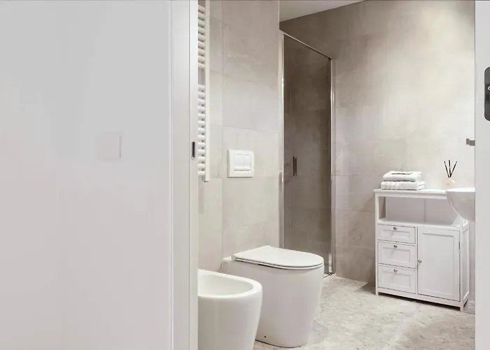 The Vertical House - Elegant Refuge On Two Floors *