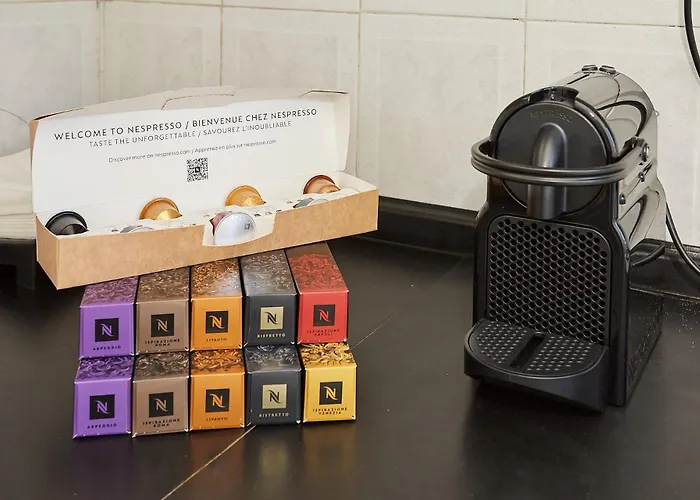 Family Friendly & Spacious W Balcony Metro Lejlighed