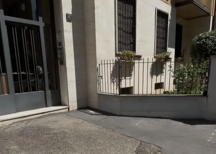 Appartement Lussuoso Attico Con Terrazza, Vicino Metro, Duomo, Fondazione Prada Milaan