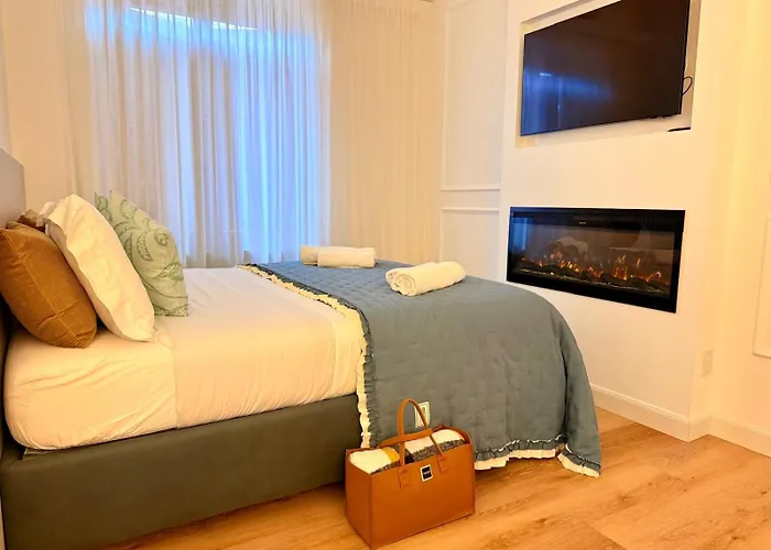 Casa Estia - Mico, Fiera Milano, Citylife, San Siro, Metro 2 Min - Refined Historic *