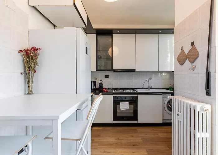 Family Friendly & Spacious W Balcony Metro * Milano