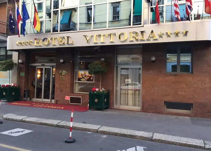 Отель Vittoria Милан