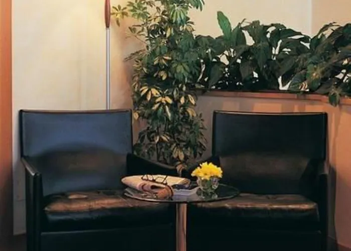 Mokinba Sant'ambroeus Отель 3*