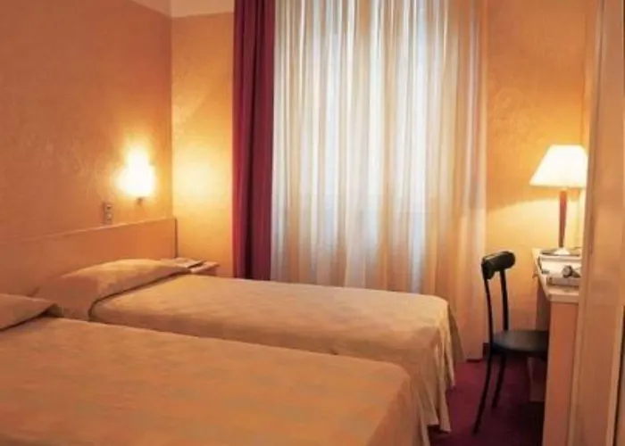 Mokinba Sant'ambroeus מילאנו