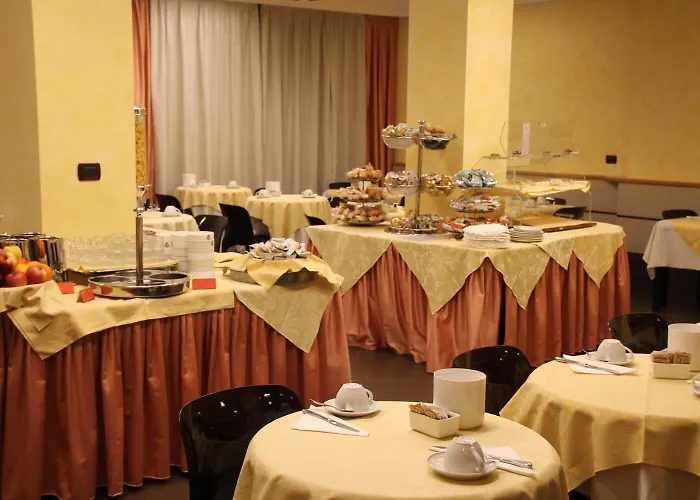 Mokinba Sant'ambroeus מלון