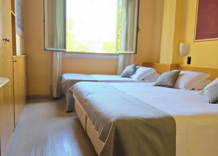 Mokinba Sant'ambroeus מלון