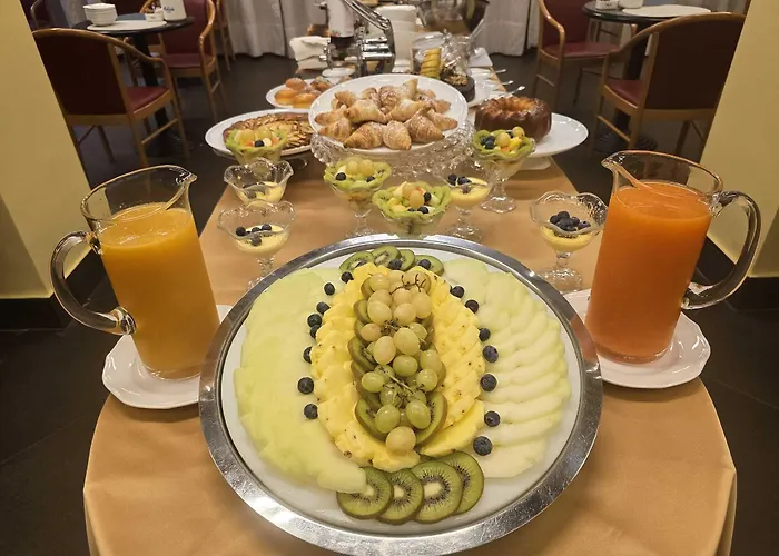 מלון Mokinba Sant'ambroeus 3*