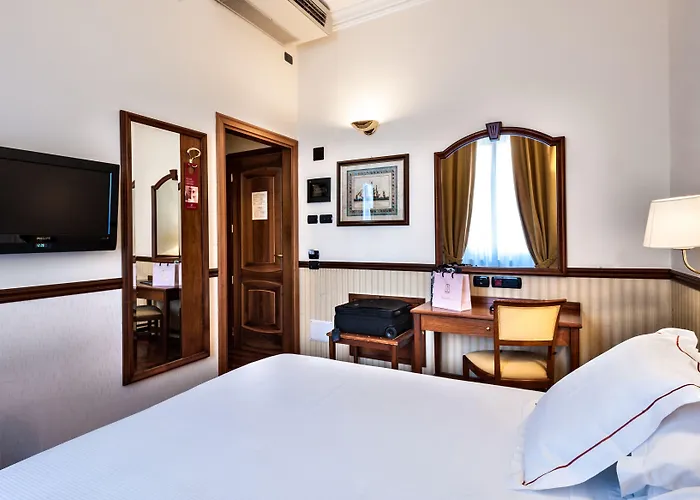 ホテル ワールドホテル クリストフォロ コロンボ