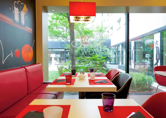 מלון Ibis Centro 3*