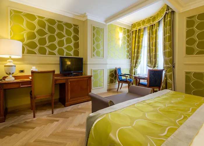 Отель Grand Visconti Palace 4*