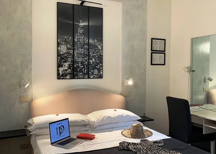 ペルジーノ 3* ミラノ