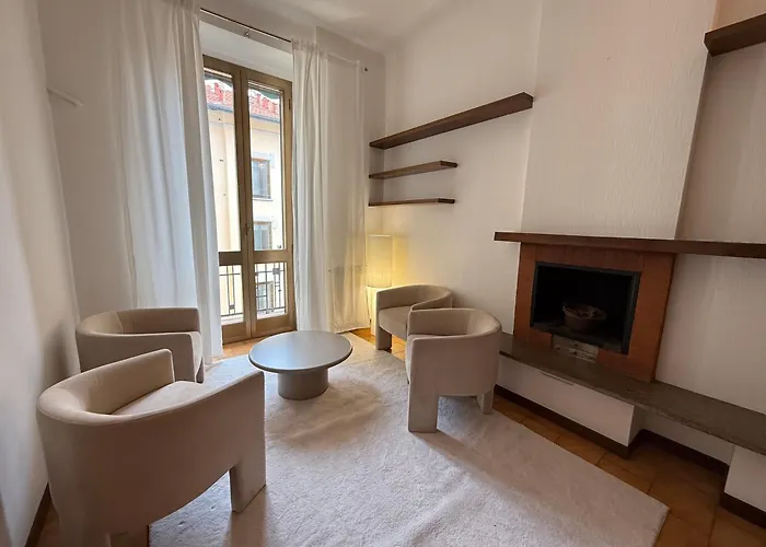 70s Vibes Flat Close To Bocconi