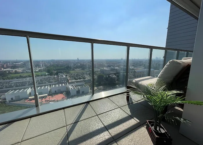 Skyline15-elegant Panoramic Apartment-metro M1- Only 20 Minutes From Cathedral Ferienhaus Mailand
