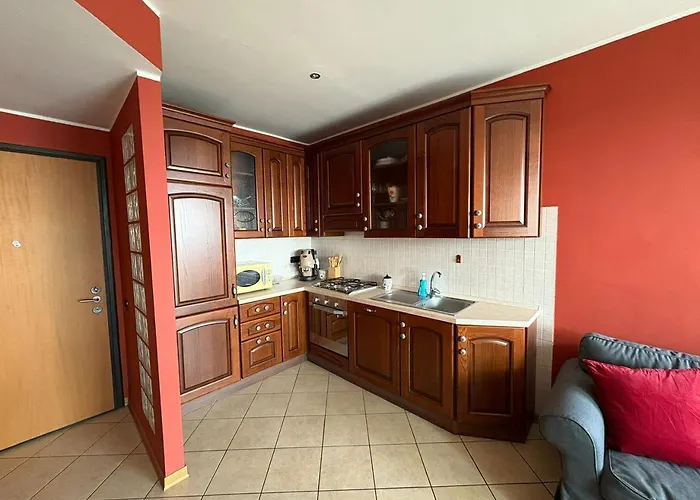 Vakantiehuis Skyline15-elegant Panoramic Apartment-metro M1- Only 20 Minutes From Cathedral